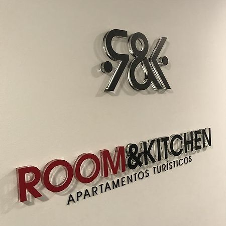 Room And Kitchen Билбао Екстериор снимка