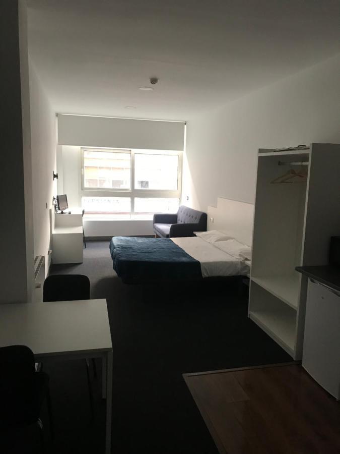 Room And Kitchen Билбао Екстериор снимка