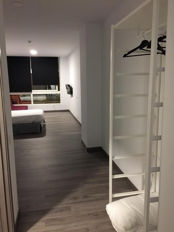 Room And Kitchen Билбао Екстериор снимка
