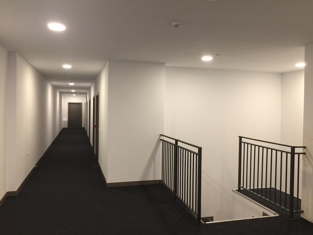 Room And Kitchen Билбао Екстериор снимка