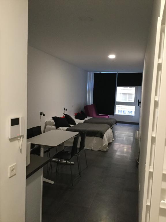 Room And Kitchen Билбао Екстериор снимка