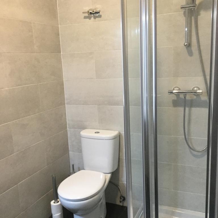 Room And Kitchen Билбао Екстериор снимка