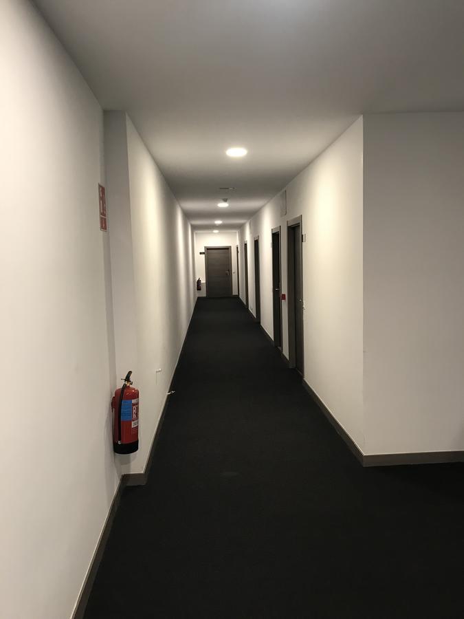 Room And Kitchen Билбао Екстериор снимка