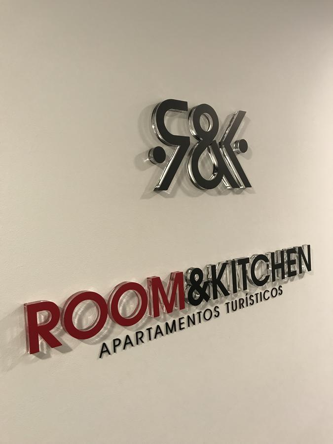 Room And Kitchen Билбао Екстериор снимка